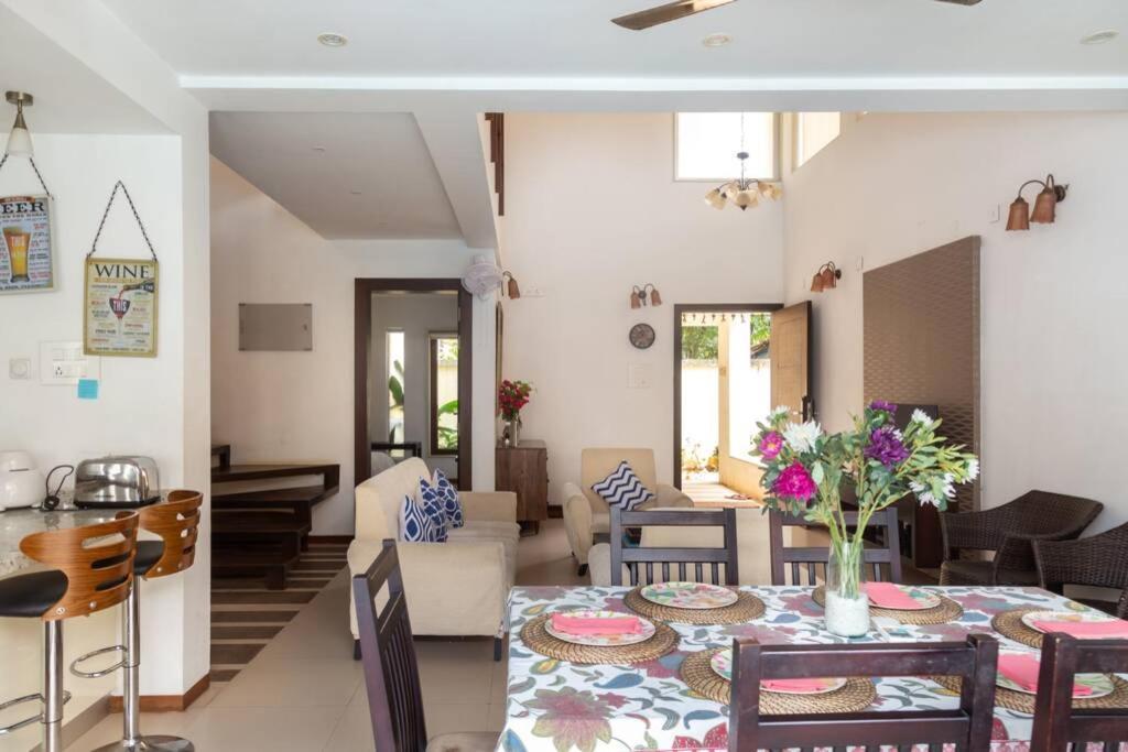 Ochre Villa- Luxury Property In Assagaon / Vagator Exterior foto